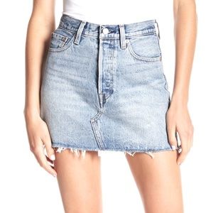 Levi's Deconstructed Denim Mini Skirt • 29